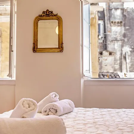 Apartment Downtown At Filellinon *