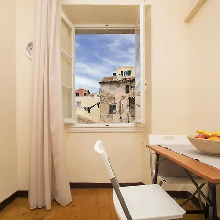 Lägenhet Downtown At Filellinon Corfu (city)